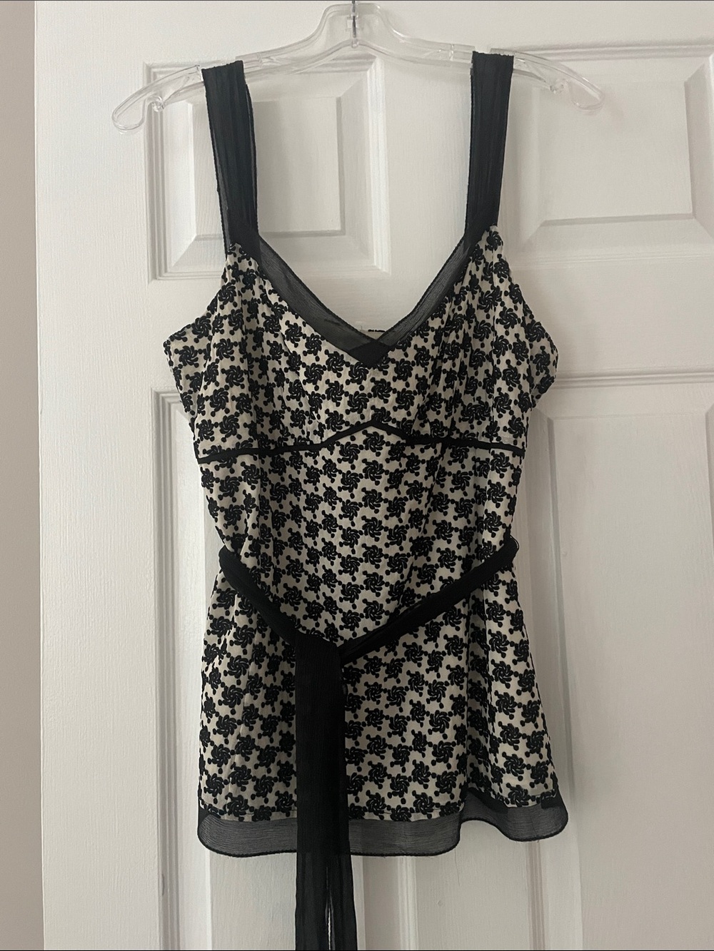 Ann Taylor Black & Cream Floral Lace-Trim Camisole with Sash